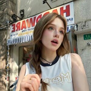 Meet your Posher, Yolanda